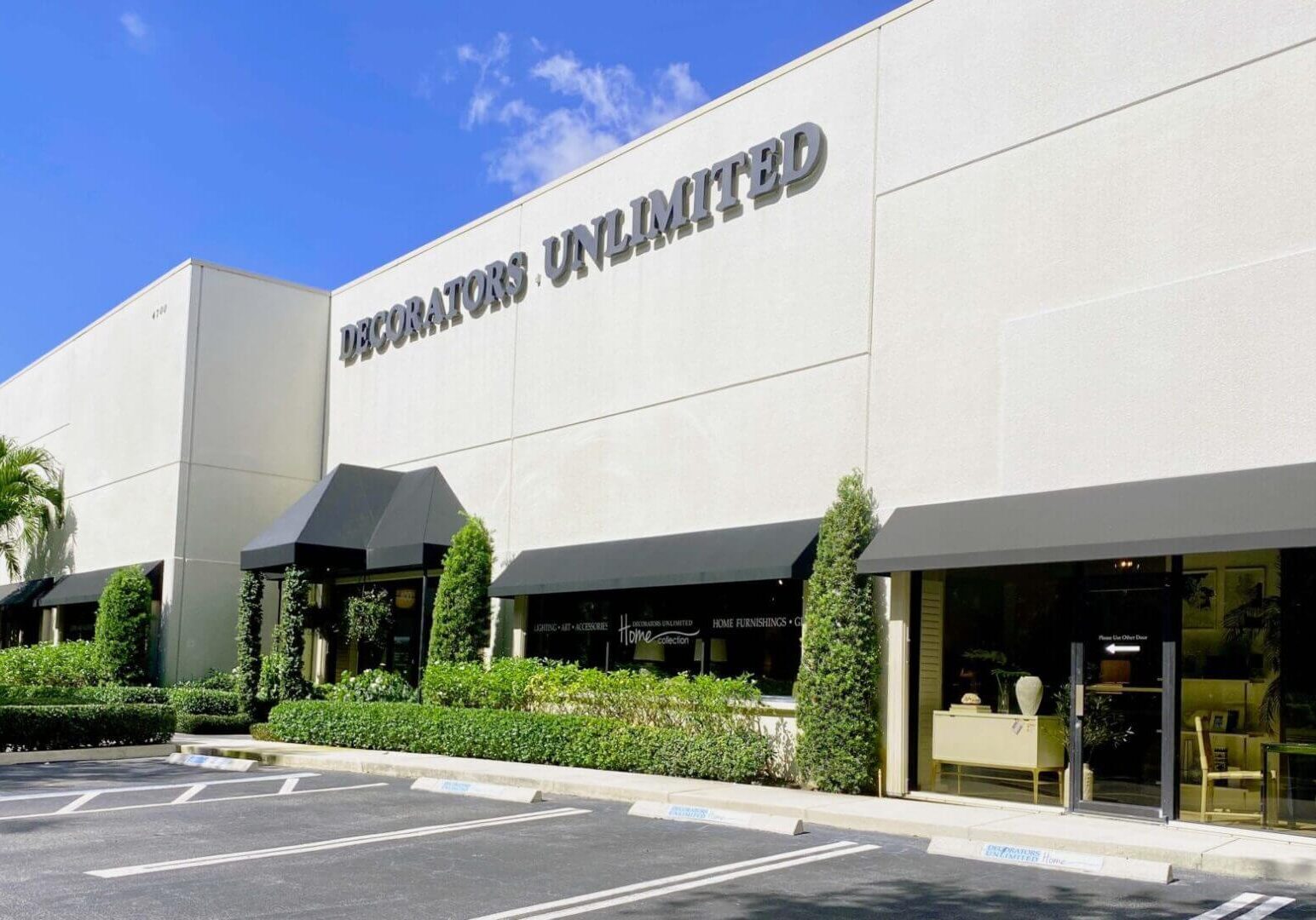 A building with the word " detonator unlimited " on it.